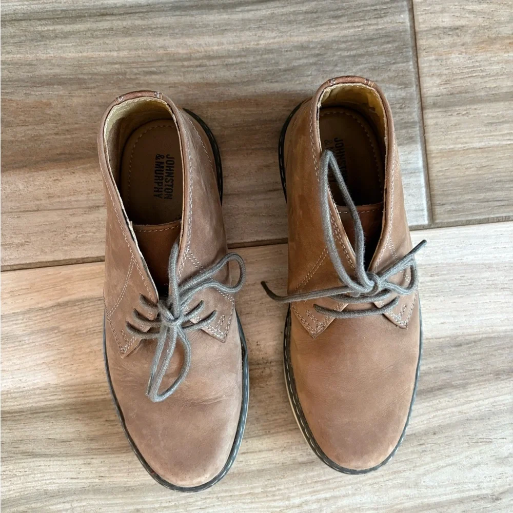 Boys Size 2.5 Johnston & Murphy Brown Leather Lace-Up Chuka or Desert Boots